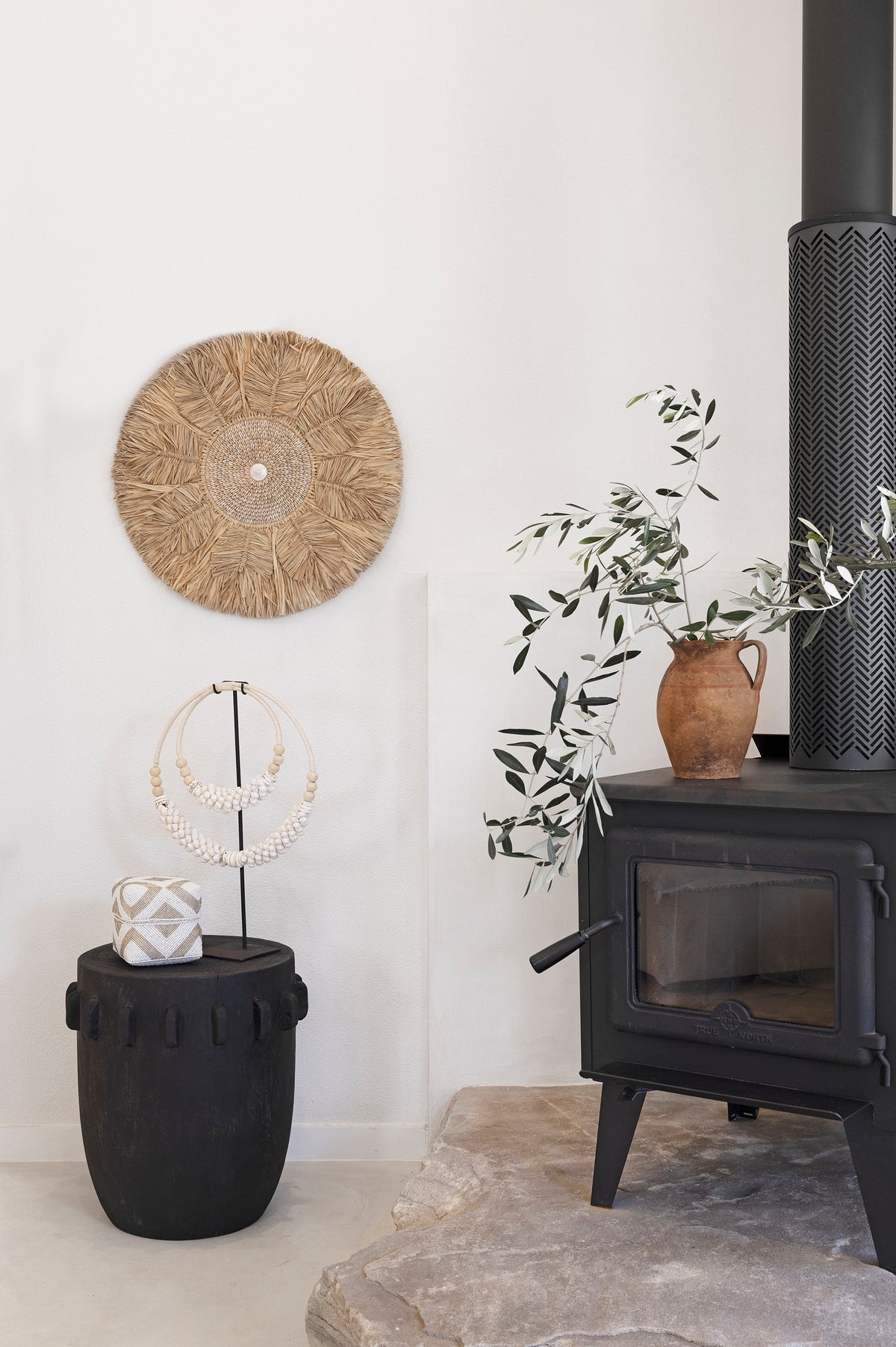 Ayu Raffia Juju Hat Wall Decor 1 - Seagrass, raffia shell natural border, 60cm