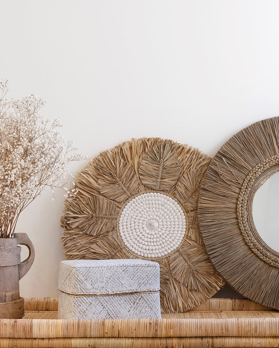 Ayu Raffia Juju Hat Wall Decor 1 - Seagrass, raffia shell natural border, 60cm