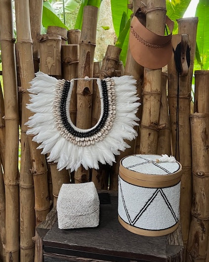 White Feather Shell Necklace & Stand - Black, Brown, Cream border shells