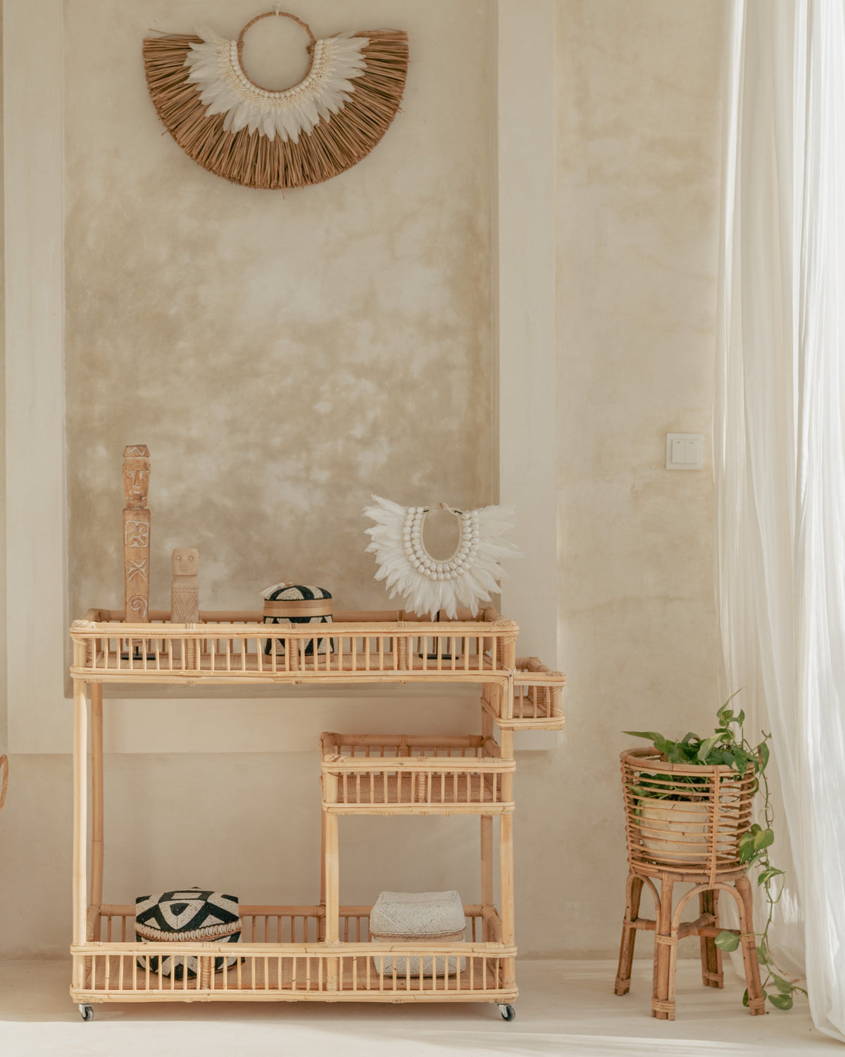 White Feather Shell Necklace & Stand