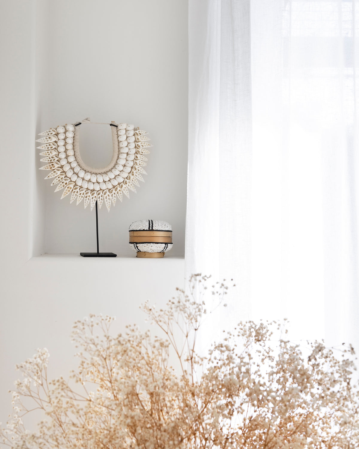 White Feather Shell Necklace & Stand