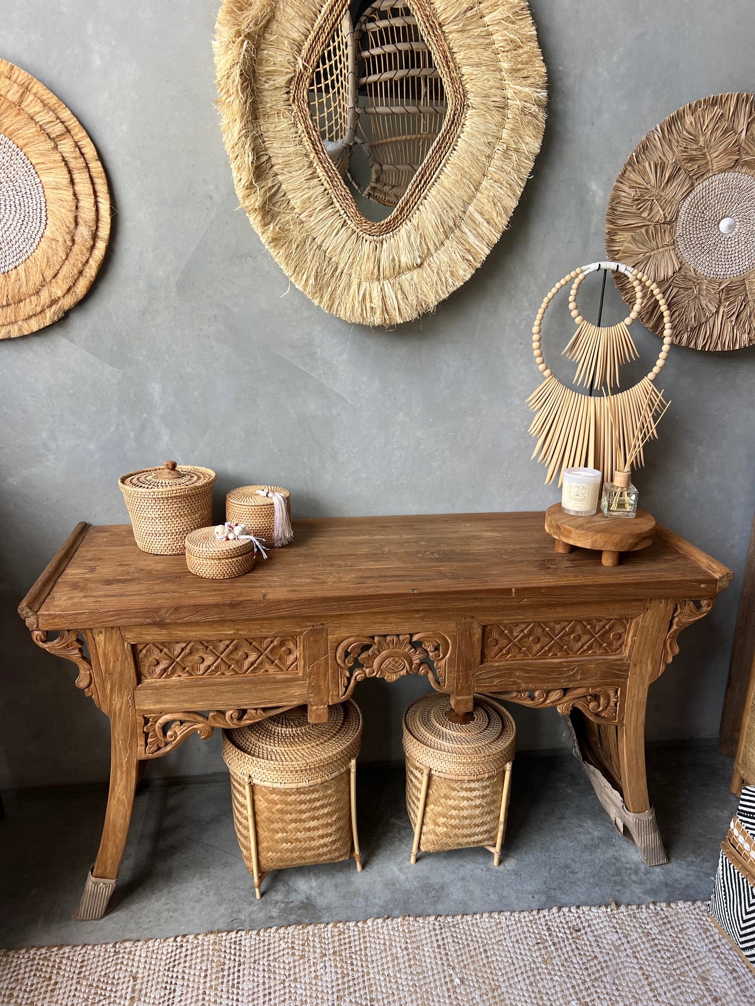 Round Tall Rattan Bowl Box with design lid