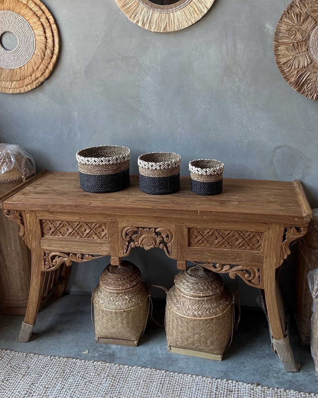 Tall Seagrass Round Basket with shell border, Black/Natural - S, M L