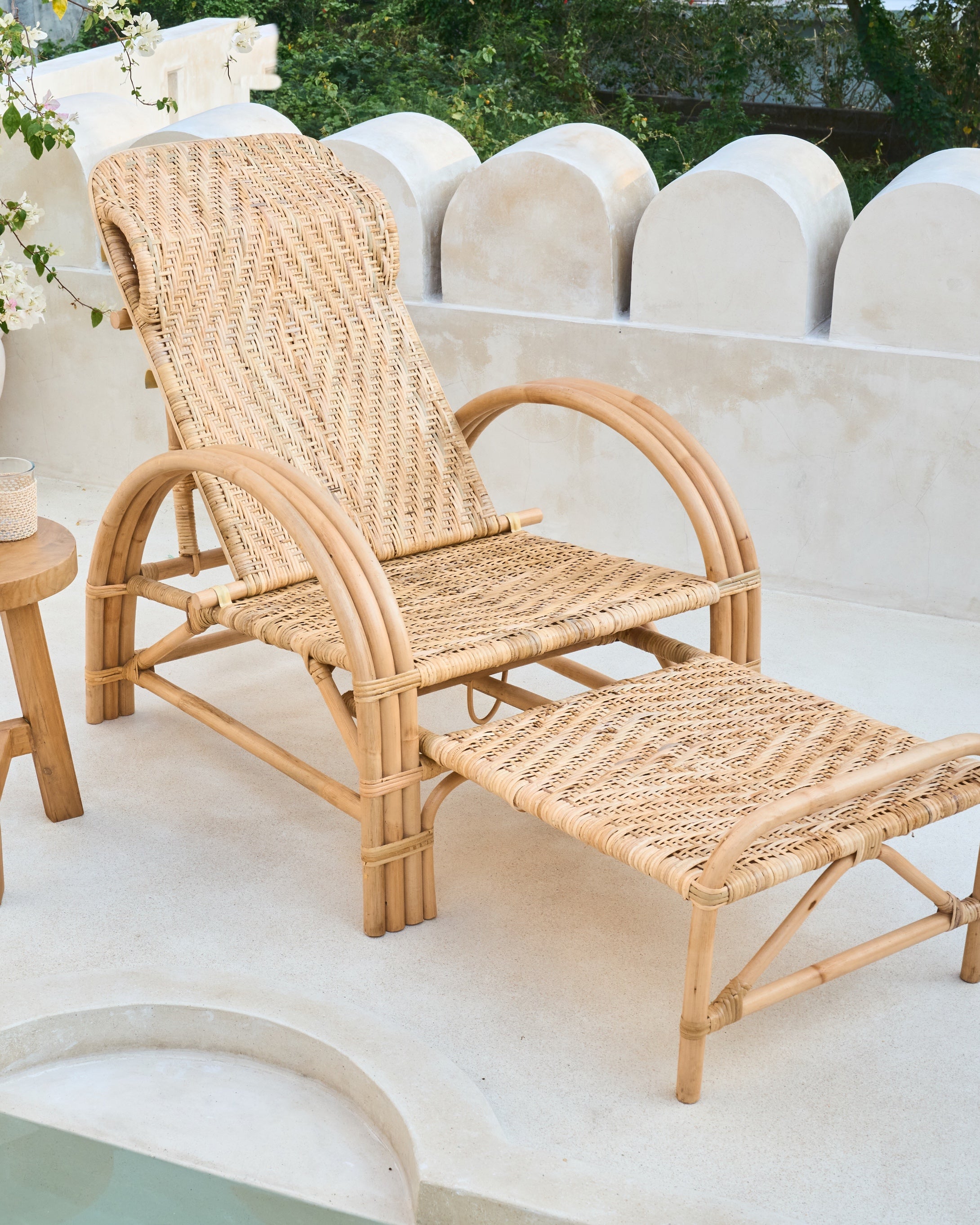 Santai Rattan Relax Sun Lounger with built-in foot stool