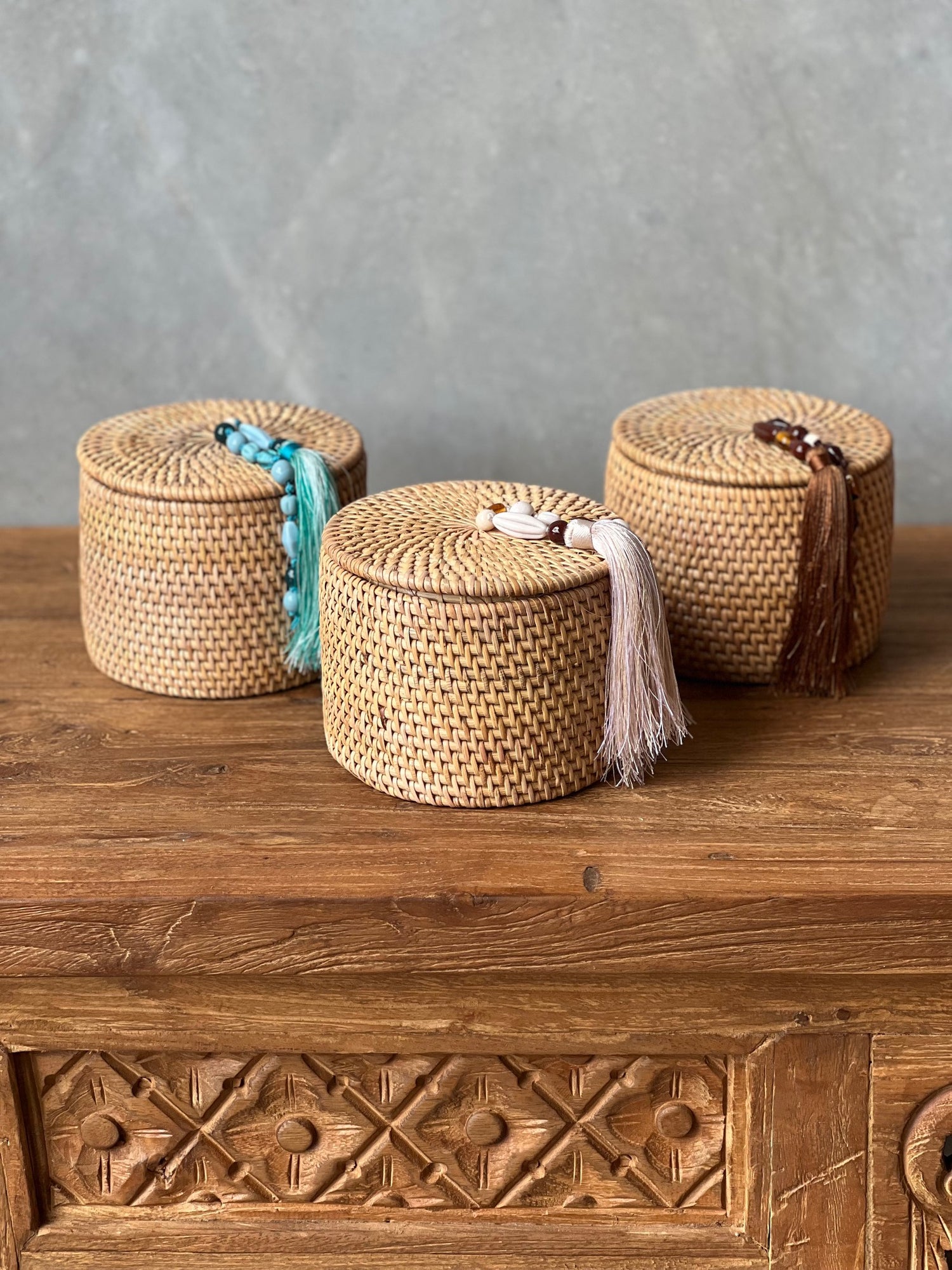 Round Rattan Trinket Boxes with lid and beaded colour tassels  - brown, blue, green, pink, white
